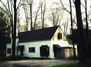 12 Mailcoach Rd, Redding, CT 06896