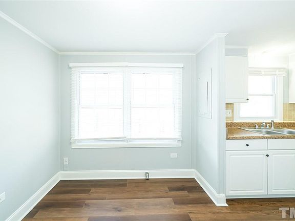 5th image of 2627 Glenbrook Dr