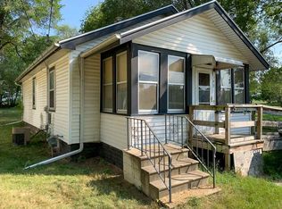 349 Albany St, Waterloo, IA 50703