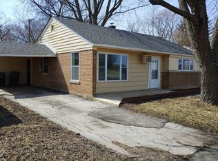 211 Sauk Trl, Park Forest, IL