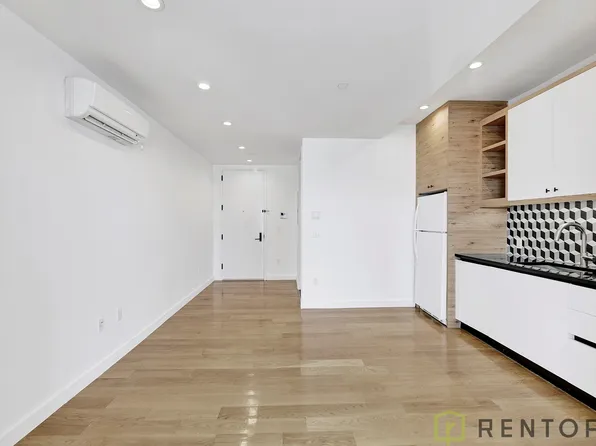 1875 Atlantic Avenue image 5 of 8