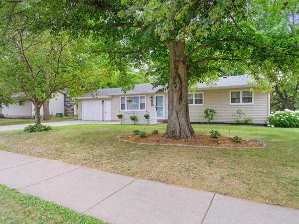 105 5th Ave S, Isanti, MN 55040