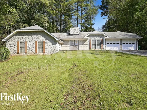 1986 Scarbrough Dr, Stone Mountain, GA 30088