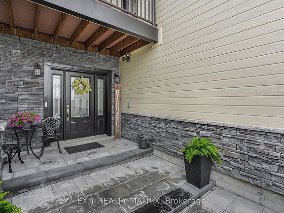3rd image of 4978 Du Parc Rd