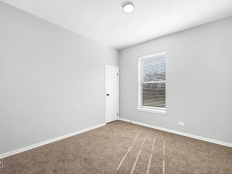 5051 S Forrestville — Photo 22