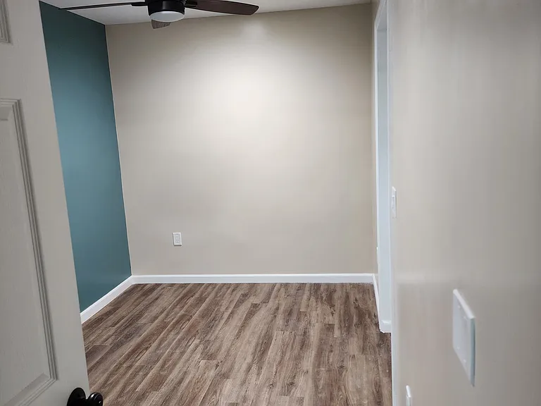 6505 White Oak Ave — Photo 23