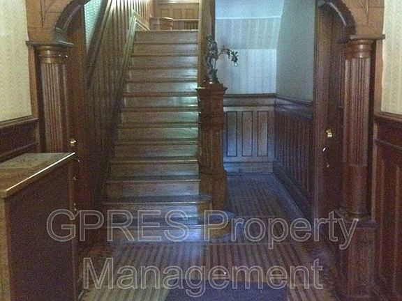 2nd image of 425 S Aiken Ave #2