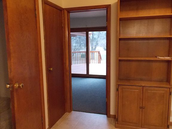 5th image of 152156 Robin Ln