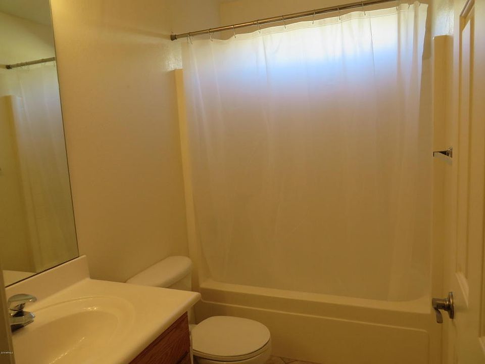 Downstairs Full Bath