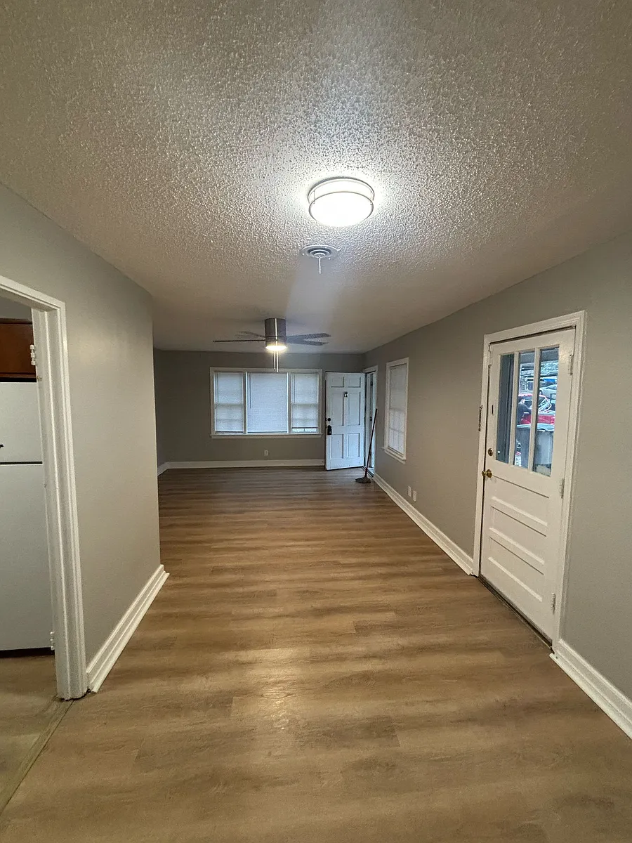 Building Photo - 1621 Burdette Dr