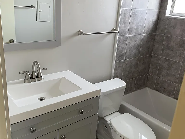 279-313 Kenridge Road - 309 — Photo 10
