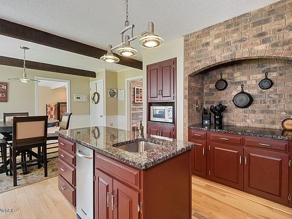 4th image of 4489 Terra Ln