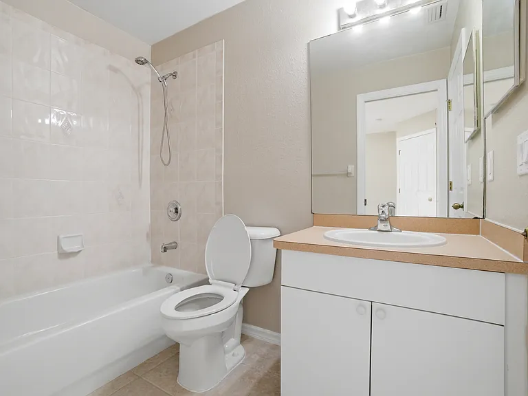 1712 SW Santa Barbara Pl #1712 — Photo 12