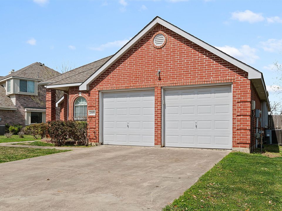 1st image of 2905 Oakshire St