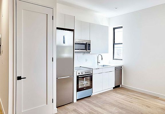 2nd image of 166 W 121st St #2B