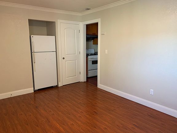 3rd image of 840 6th Ave