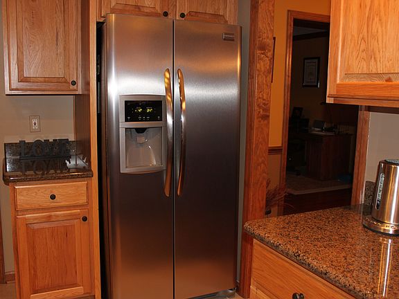 3rd image of 218 Hampshire Dr