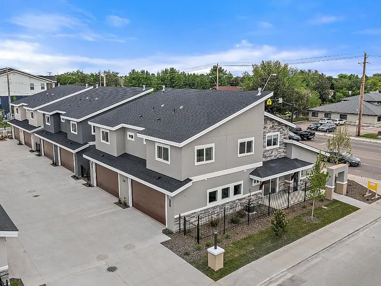 8953 W Irving St — Photo 2