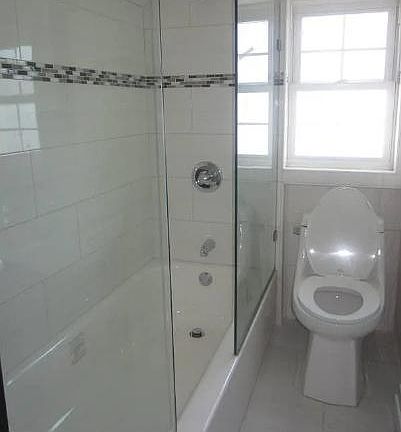 5th image of 16610 S Conduit Ave