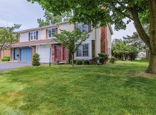 160 Frenchwoods Cir, Rochester, NY 14618