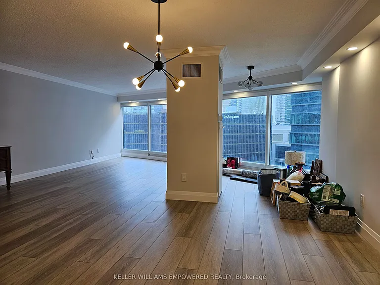 33 University Ave #1907 — Photo 8