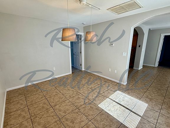 3rd image of 612 W 1st St #2