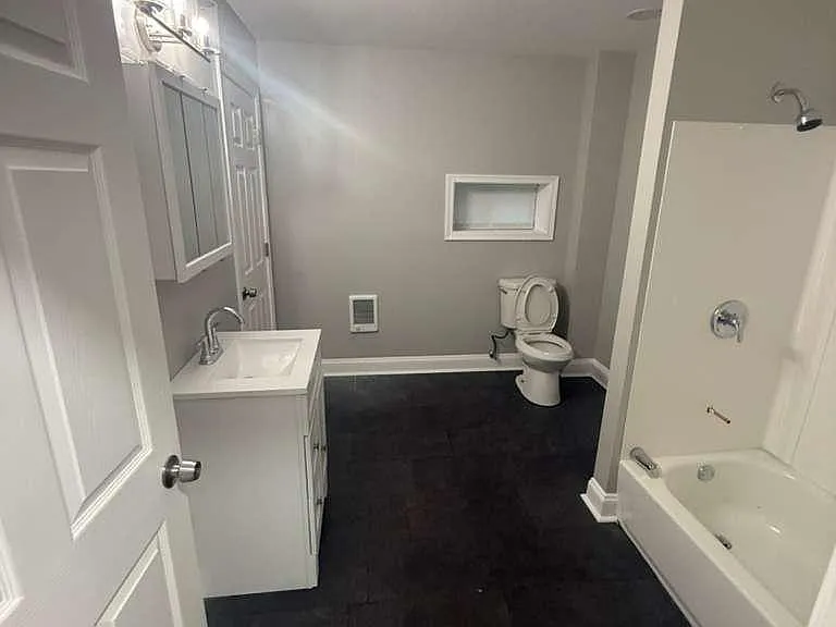 6117 Woodland Ave #2 — Photo 8