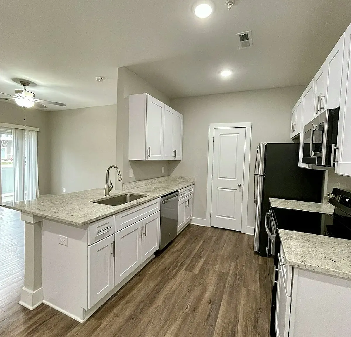 325 English Commons Drive — Photo 2