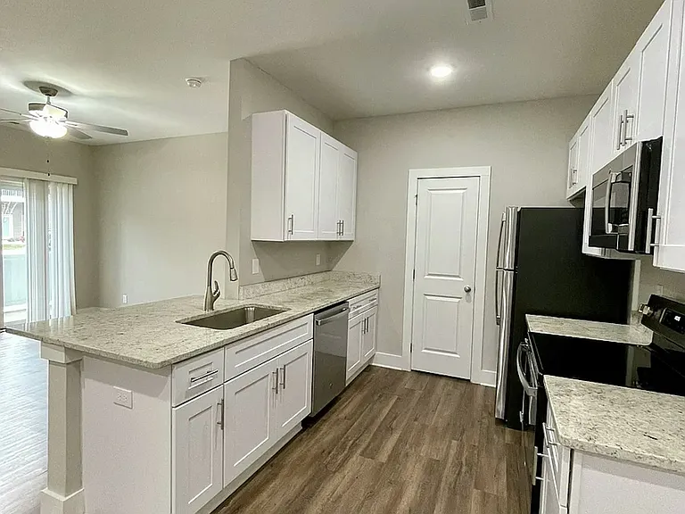 325 English Commons Dr — Photo 14