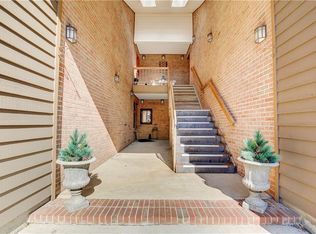 85 Laurel Hollow Ct #H85, Edison, NJ 08820