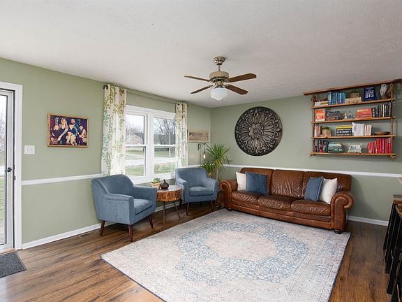 5th image of 145 Oakmont Dr