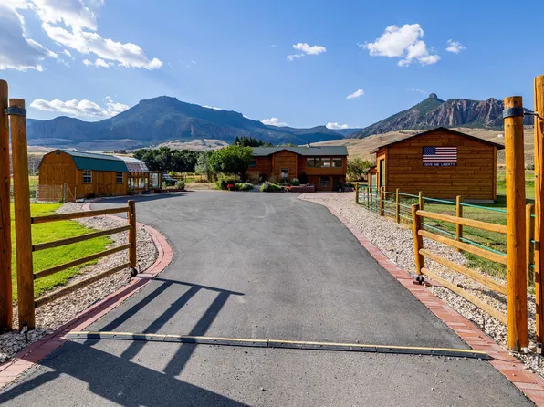 52 Park Dr, Cody, WY 82414