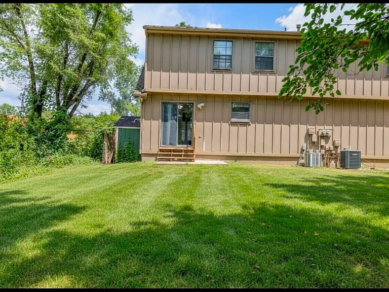 6809 W 149th Ter — Photo 16