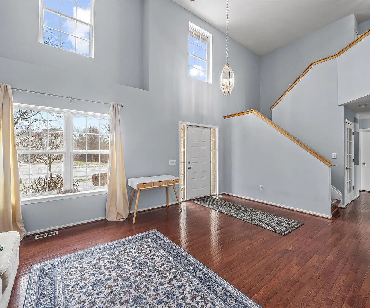 4 bed, 3.5 bath, 2863 sqft, $3,350 — Photo 4