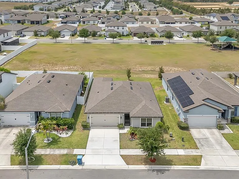 747 Citrus Isle Dr — Photo 33