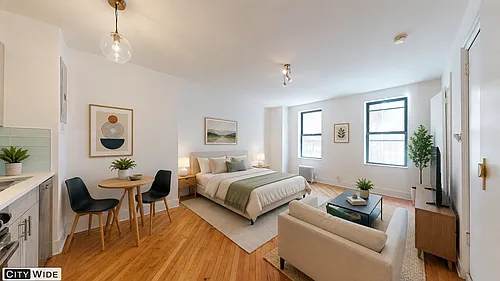 30 Charlton St #2D Photo 1