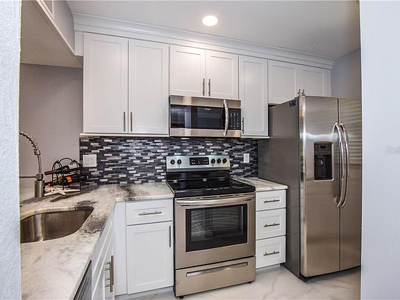 5th image of 404 Cerromar Cir N #3-110