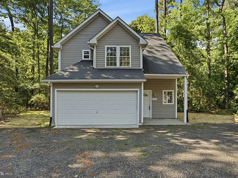 104 Hazel Dr — Photo 1