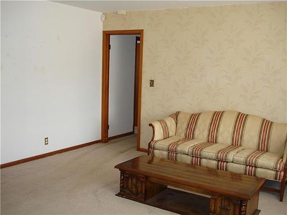 5th image of 9205 NE 50th St