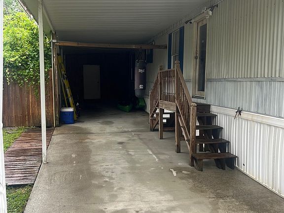 3rd image of 9512 Redfish Dr
