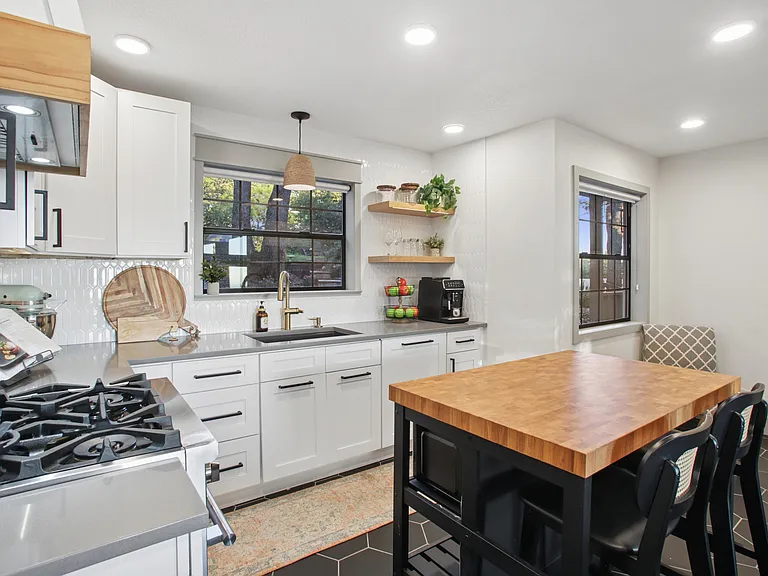13887 Druid Ln — Photo 4