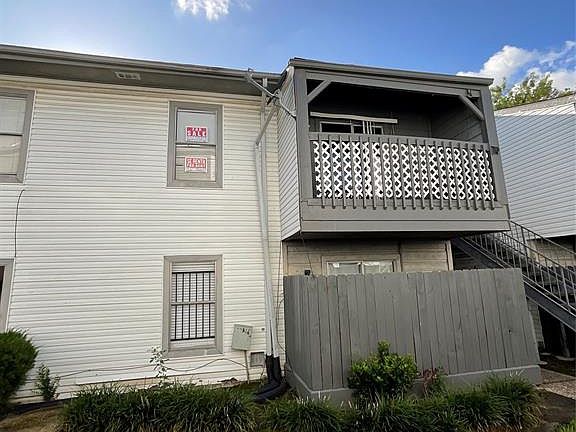 3rd image of 7200 Clarewood Dr APT 1011