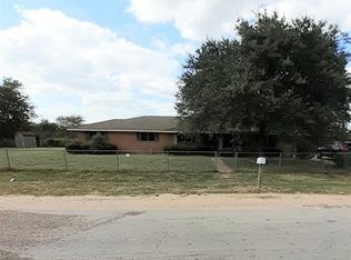 1309 Oil Field Rd, Bellville, TX 77418