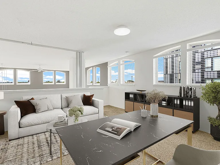 Uptown Lake Apartments — Photo 3