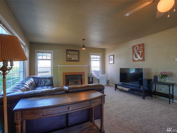 2nd image of 604 7th Ave NW