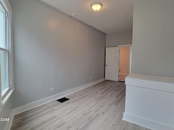 5th image of 52 Main St #2