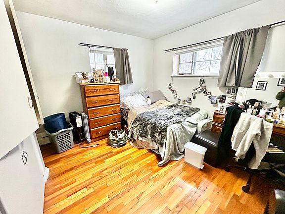 5th image of 801 W Madison St #5