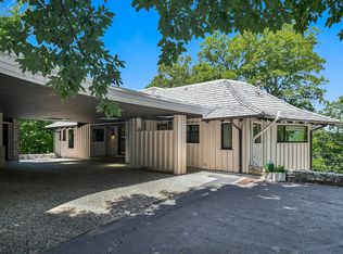 2445 E Melbourne Rd, Springfield, MO 65804