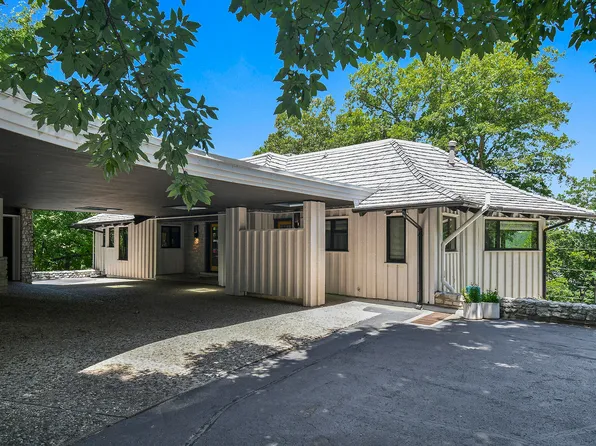 2445 E Melbourne Road, Springfield, MO 65804