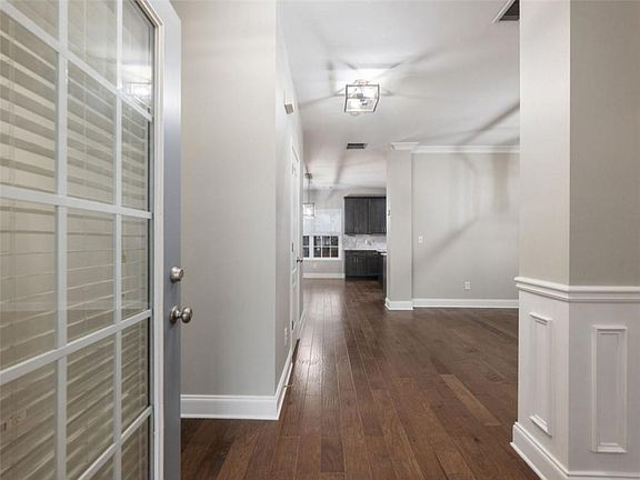 2nd image of 439 Vinings Ct